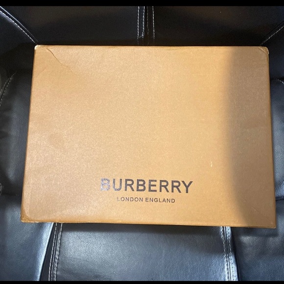 Burberry Vintage Sneakers - Picture 3 of 9
